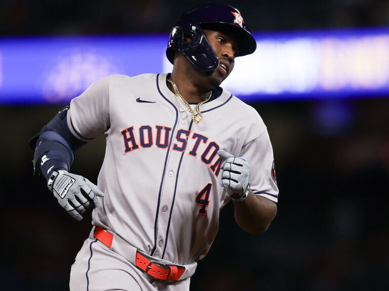 Blue Jays acquire Sánchez from Astros for Loperfido