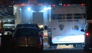 Arizona police helicopter crash kills pilot and trooper during shooter response