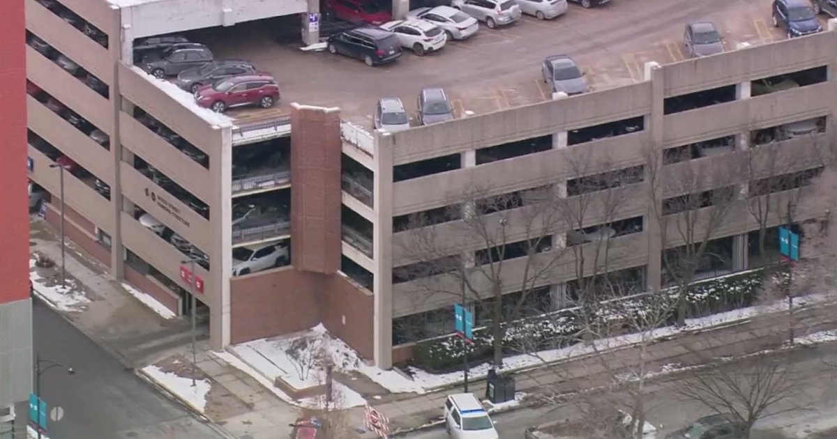 Woman found shot to death in UI Health parking garage in Illinois Medical District, UIC police say