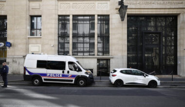 France foils Paris bomb plot outside US bank, opens anti-terror probe