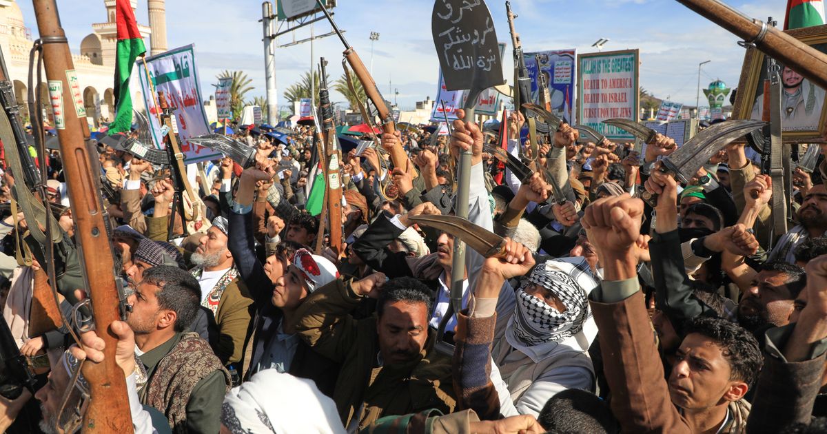A Houthi missile attack on Israel stokes fears of renewed Red Sea shipping strikes :: WRAL.com