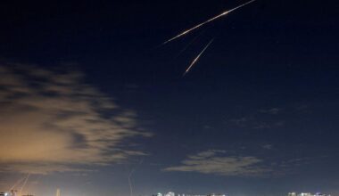 Sirens Sound Across Central Israel After Iran Warns of 'Intense' Retaliation