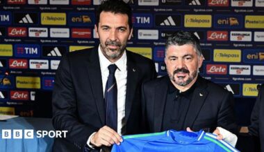 Gianluigi Buffon (left) pictured with Italy manager Gennaro Gattuso
