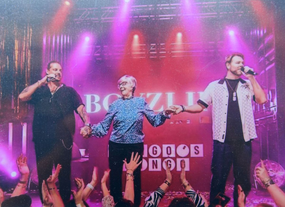 Anne on stage at Bongo's Bingo