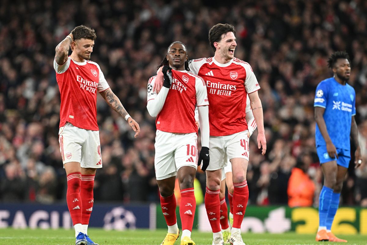 Eberechi Eze celebrates scoring for Arsenal vs Bayer 04 Leverkusen with Ben White and Declan Rice