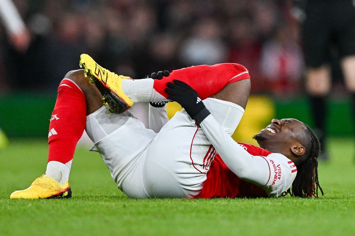 London, United Kingdom - March 17: Eberechi Eze of Arsenal FC injured on the ground during the UEFA Champions League 2025/26 Round of 16 Second Leg match between Arsenal FC and Bayer 04 Leverkusen at Arsenal Stadium on March 17, 2026 in London, United Kingdom. (Photo by Vince Mignott/DeFodi Images/DeFodi via Getty Images)