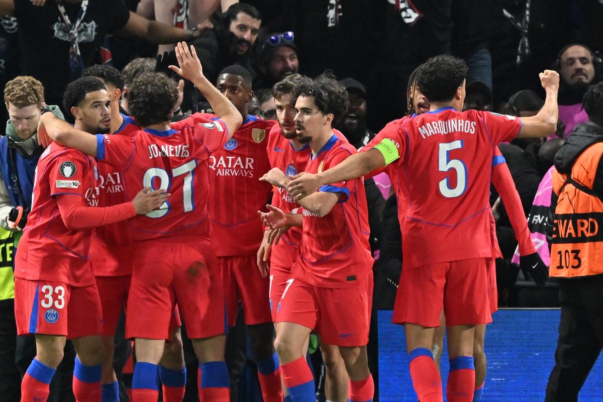 Paris Saint-Germain players celebrate