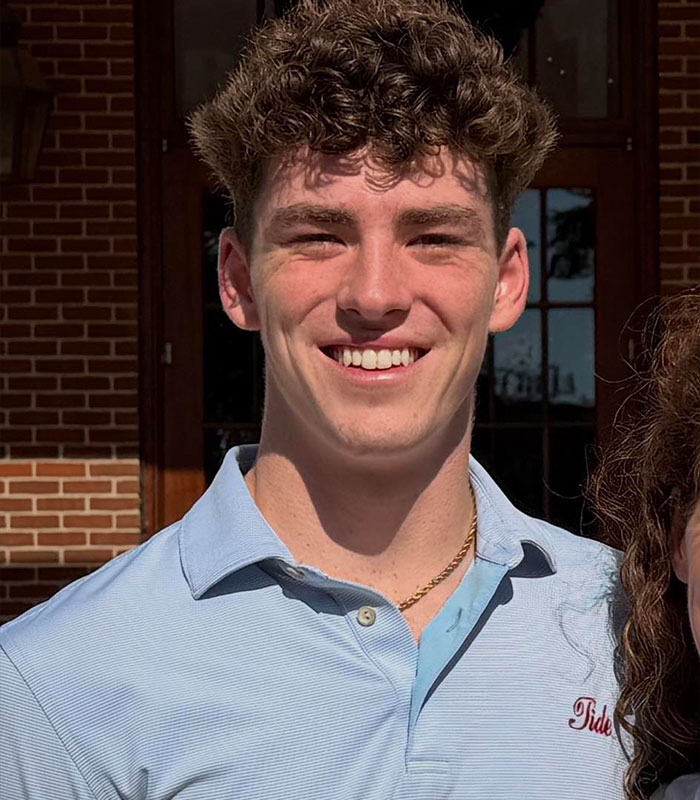 Young Alabama student smiling outdoors wearing a light blue shirt, linked to harrowing final moments and witness testimony Young Alabama student smiling outdoors wearing a light blue shirt, linked to harrowing final moments and witness testimony