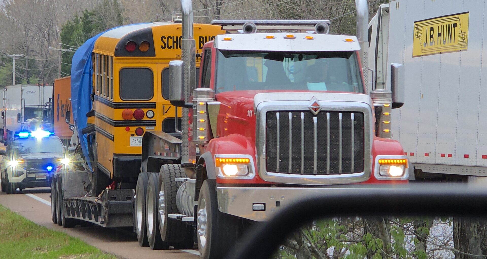 Fatal wreck involving Montgomery County school bus along Highway 70 in Carroll County, THP confirms