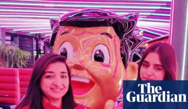 Two sisters drown while paddling at Snowdonia beauty spot | Wales