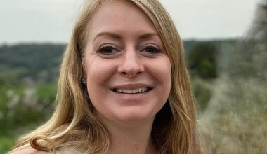 Moment 'murdered' Microsoft executive Jennifer Symonds is seen going into a restaurant - just hours before her body was found drowned by an upmarket private members' club on the Thames