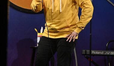 omedian and actor Alex Duong, best known for his appearances on Jeff Ross Presents Roast Battle and Blue Bloods, has passed away at 42 after battling cancer