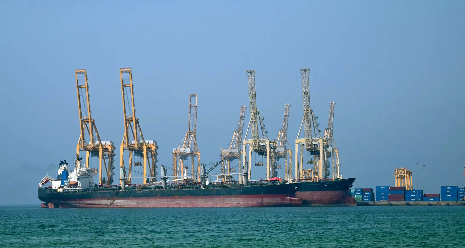 Experts weigh potential scenarios for oil if Strait of Hormuz closes