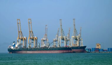 Experts weigh potential scenarios for oil if Strait of Hormuz closes