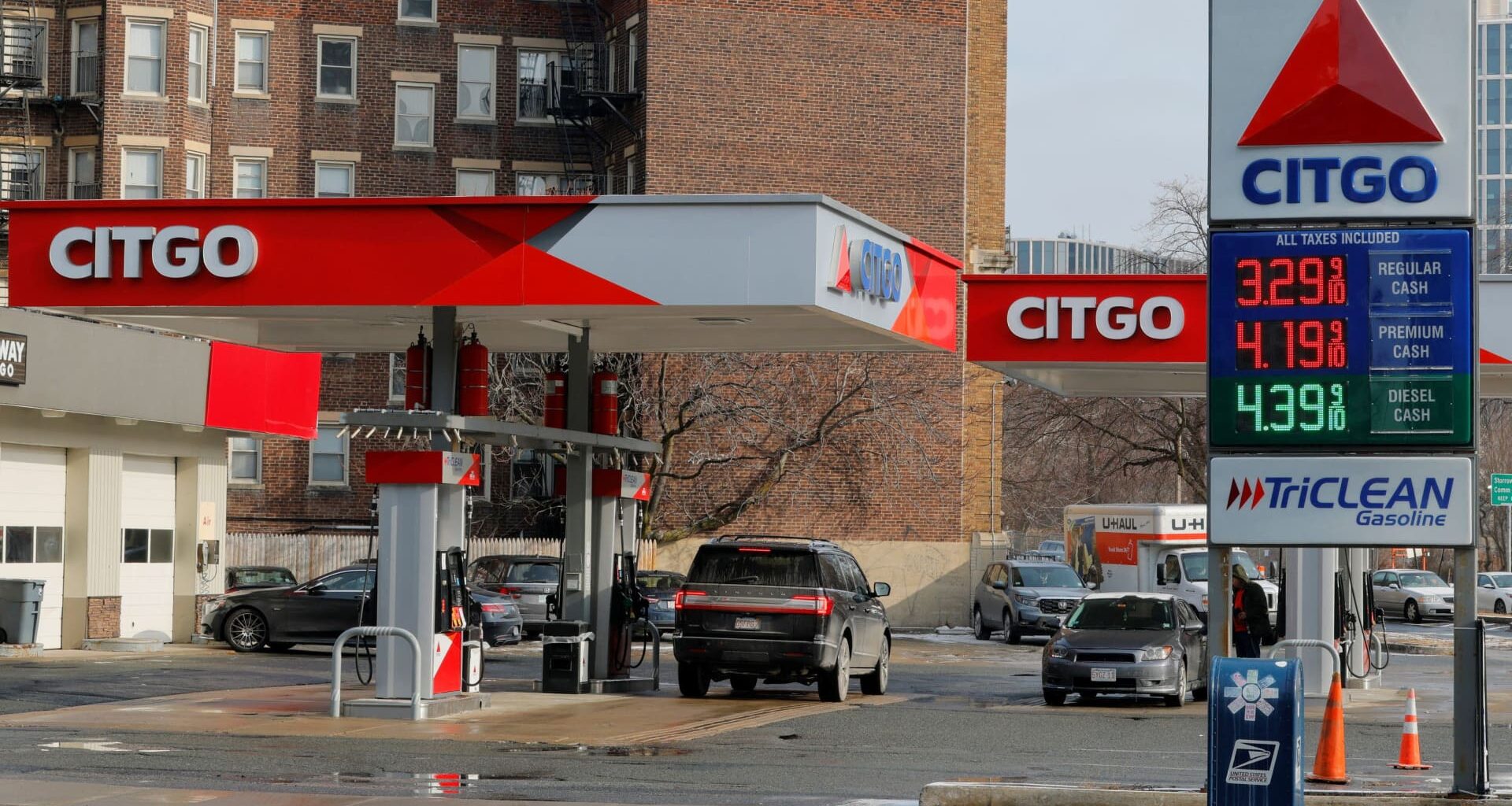 Gas prices pass $3.50 to highest level since mid 2024 amid U.S.-Iran war