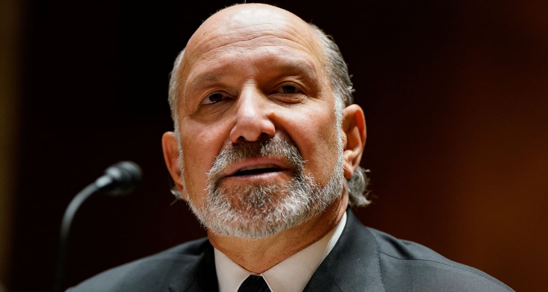 Howard Lutnick volunteers to testify to House committee