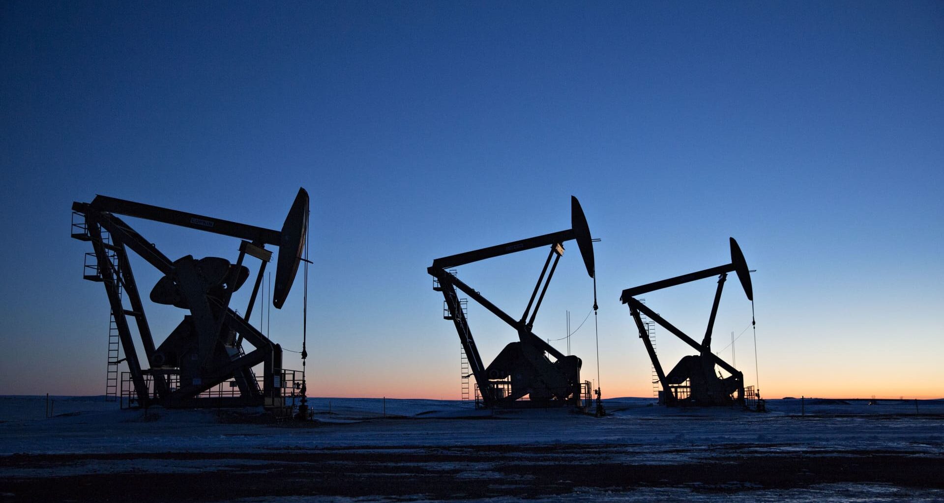 Oil tops $87 a barrel after brief price dip