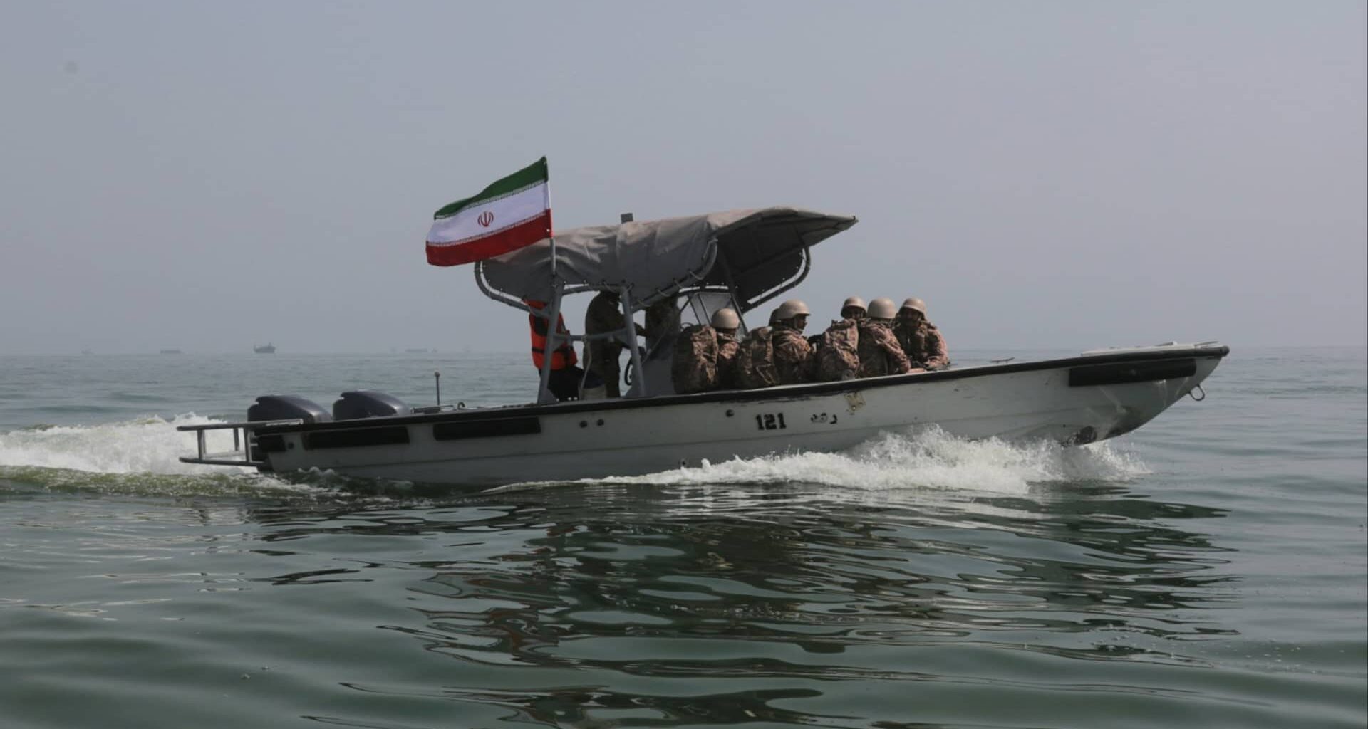 Cargo ship struck by a projectile in the Strait of Hormuz: UK