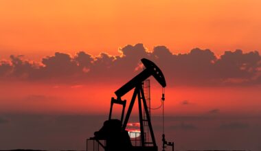 Oil plunges as Trump warns Iran against blockading Strait of Hormuz