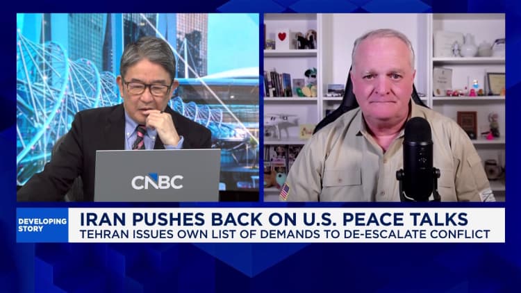 Seeing 'no evidence at all' of a larger U.S. force preparing to invade Iran: Ret. Lt Col.