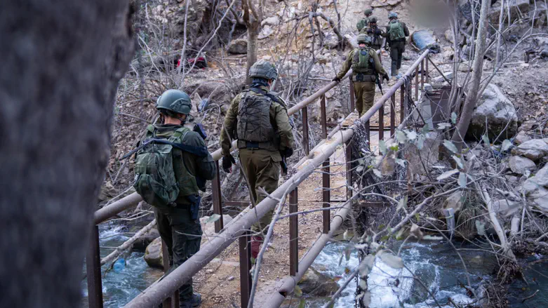 IDF to strike crossings on Litani River