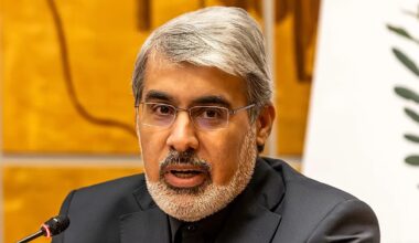 Tehran does not want to block Strait of Hormuz, Iranian ambassador tells Euronews