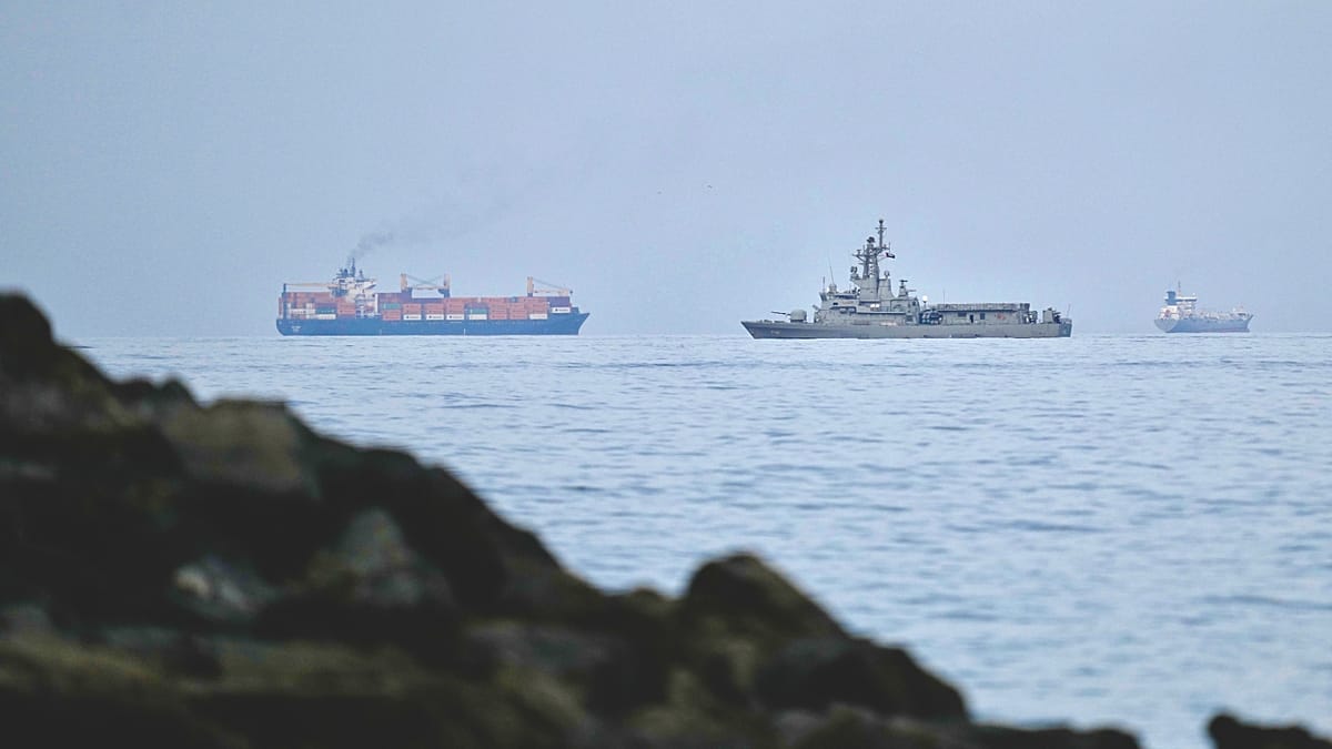 Five European nations and Japan ready to 'contribute' to securing Hormuz