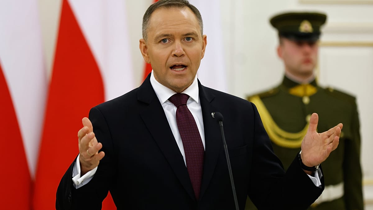 Polish President Nawrocki vetoes law unlocking €44bn in EU defence loans