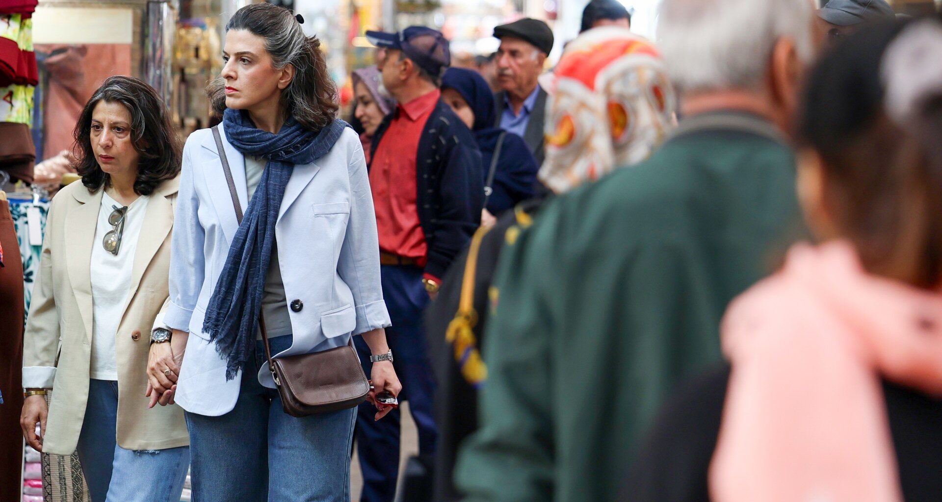 Amid US-Israeli attacks, people in Iran struggle to survive ailing economy | US-Israel war on Iran