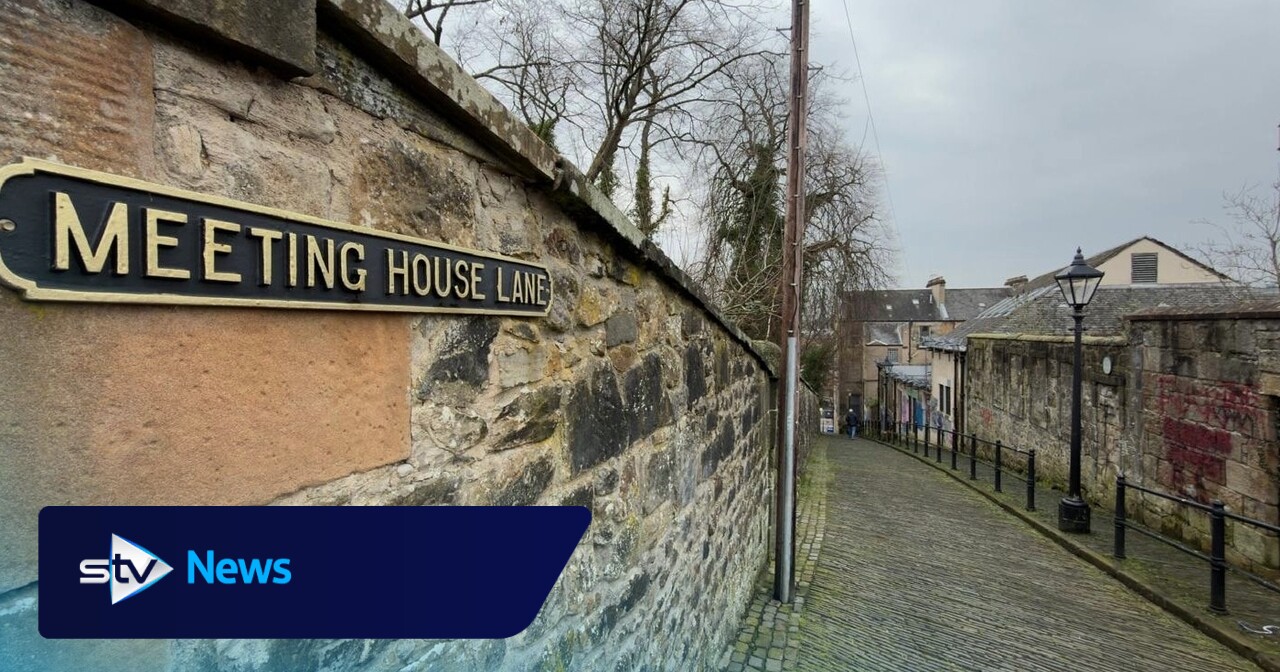 Manhunt after teenage boy raped in lane in Paisley