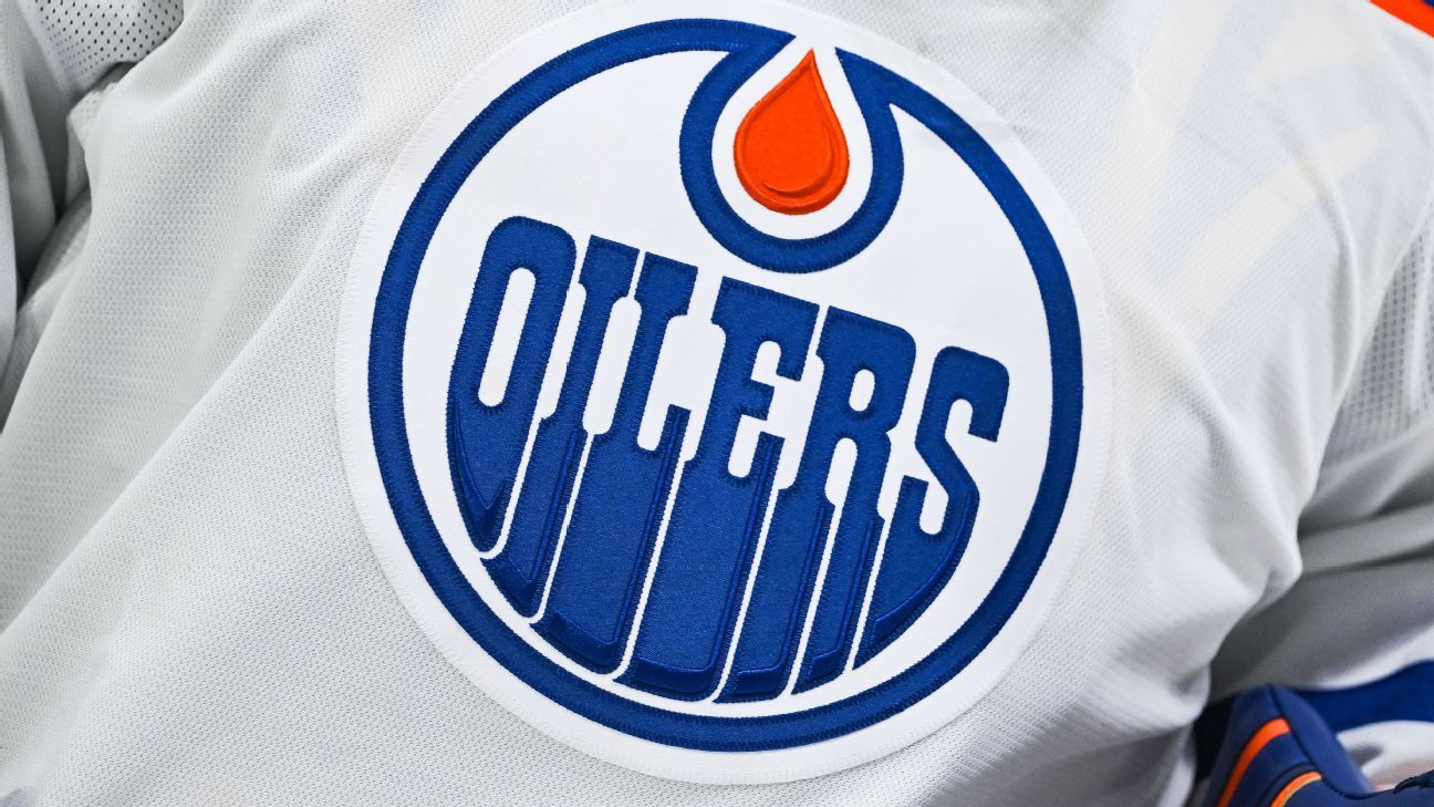 Oilers land Jason Dickinson, Colton Dach in another trade with Blackhawks