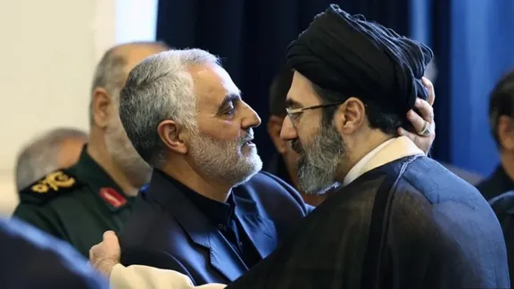 Ghassem Soleimani (Left) with Mojtaba Khamenei - File photo