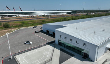 Austin shooting suspect accused of assault at Tesla, suit says