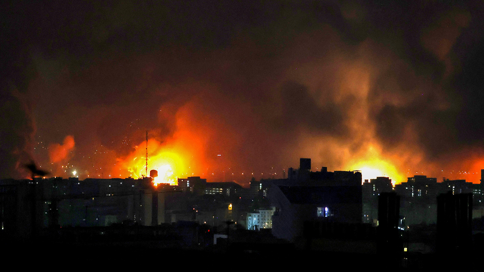 Israel Launches Broad-Scale Strikes on Tehran as Middle East War Intensifies