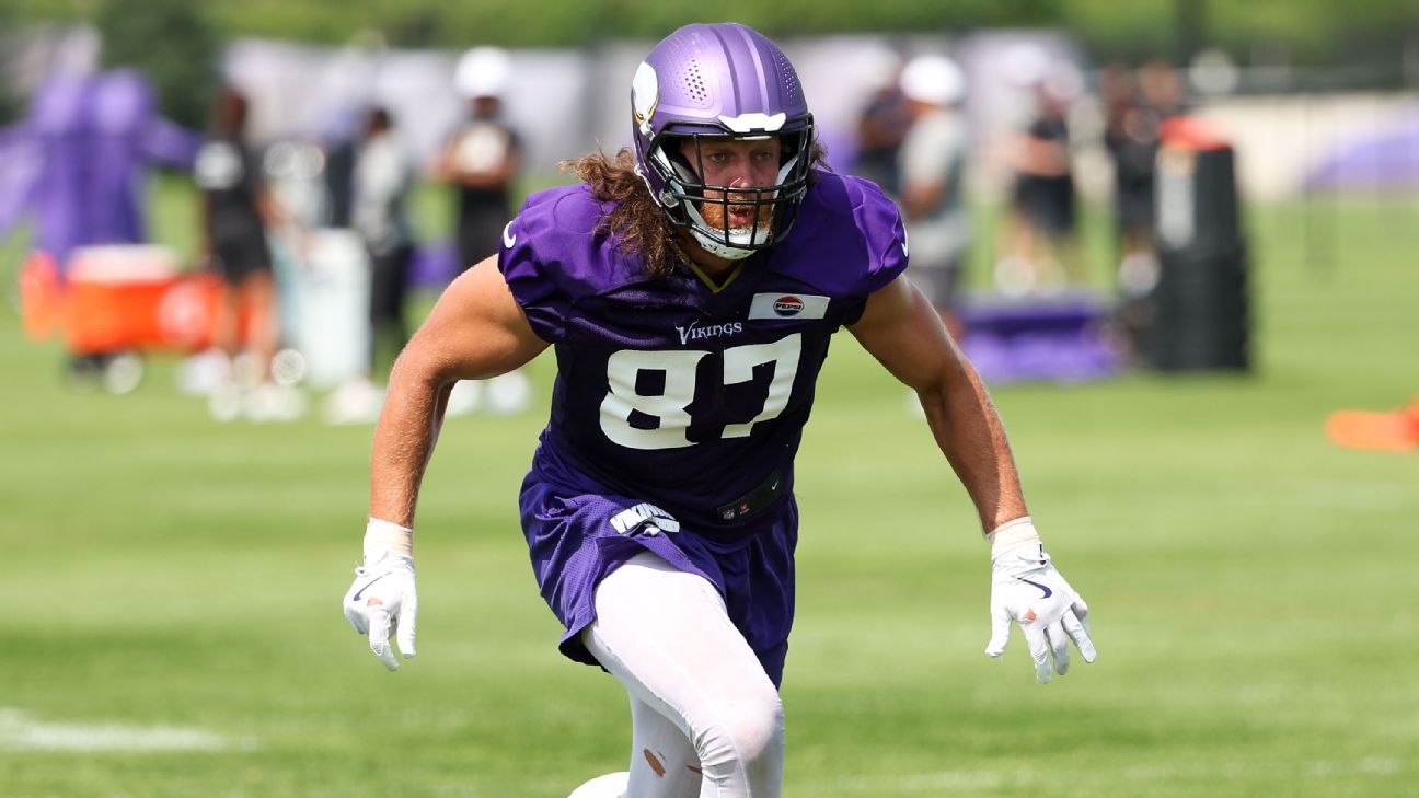 Vikings redo Hockenson's contract, clear $5 million off cap
