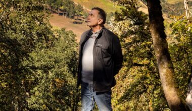 Man from Iran builds world-ranked Oregon winery after fleeing native country, stays hopeful