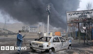 'Night turned into day': Iranians tell of strikes on oil depots - BBC