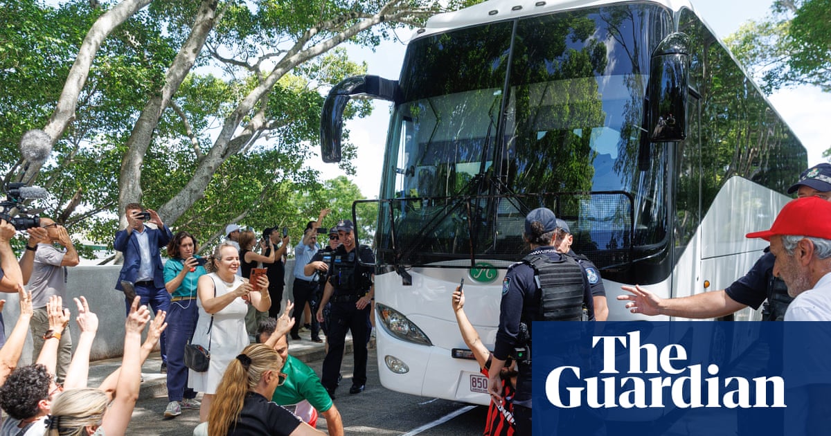Iran women’s football team heads to airport as clock ticks on Australia’s offer of asylum | Iran women's football team