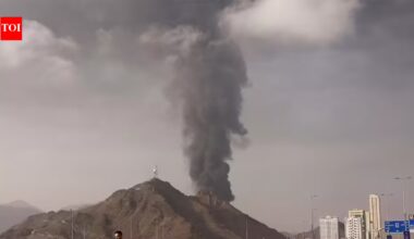 Iran says oil blockade will continue until US–Israel attacks end; targets Gulf energy sites