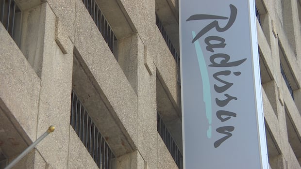 Suspect in Dollarama incident faces new charges after arrest in knife threat