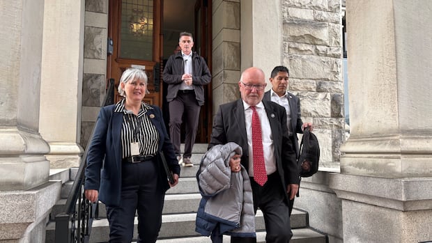 B.C. premier says he had 'frank discussion' with U.S. ambassador to Canada