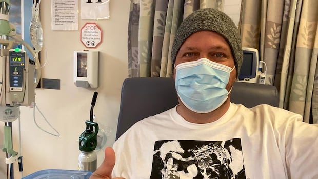 Start screening for colorectal cancers earlier, Canadian Cancer Society urges