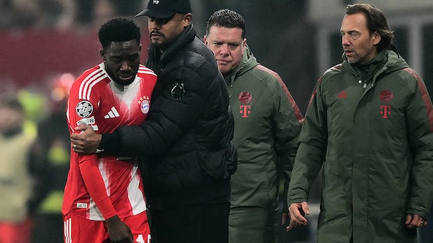 Alphonso Davies nursing strained right thigh muscle, says Bayern Munich medical staff