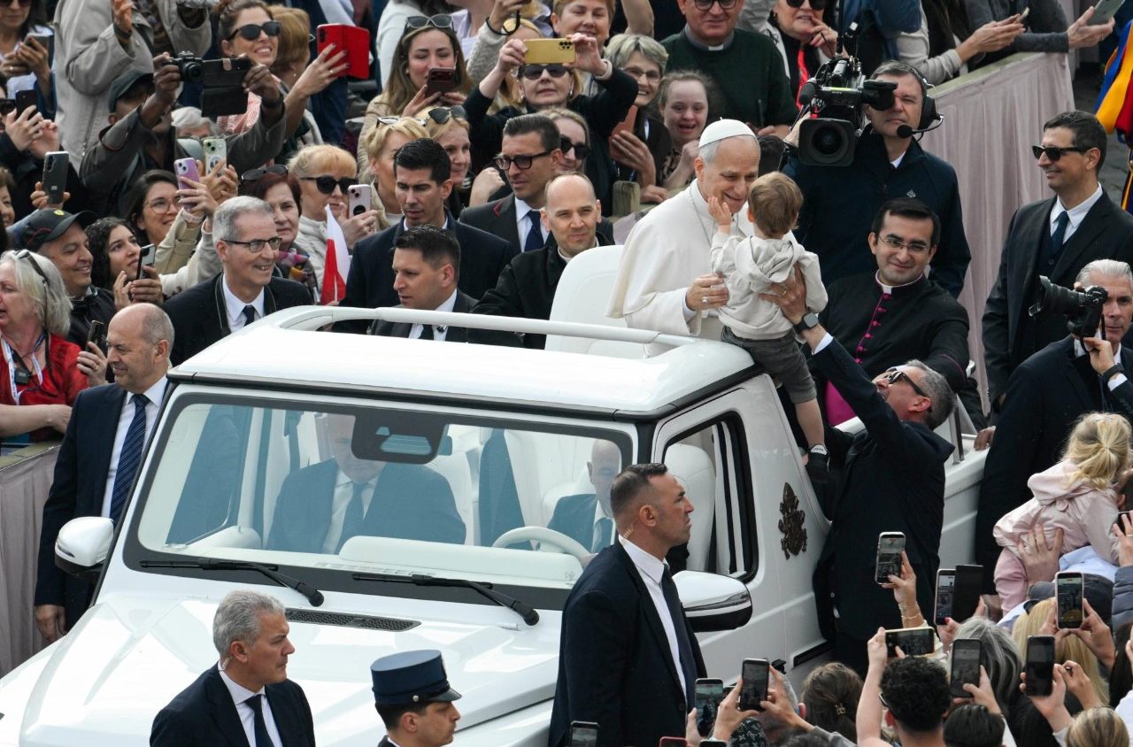 Pope at Audience: Church is prophecy of peace and unity with space for all