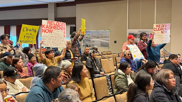 Kashechewan chief walks back calls for Indigenous Services minister to resign