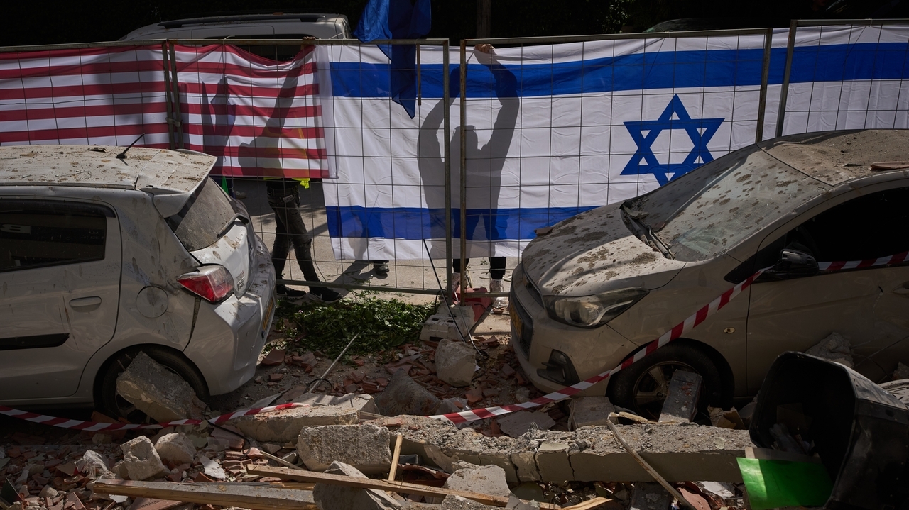 Tehran intensifies attacks on Gulf energy facilities after Israel hits Iranian gas field