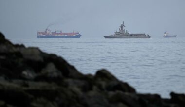 US furiously seeks to avert potential monthslong closure of Strait of Hormuz