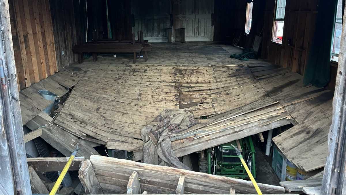New Hampshire wedding venue floor collapses; 6 hospitalized