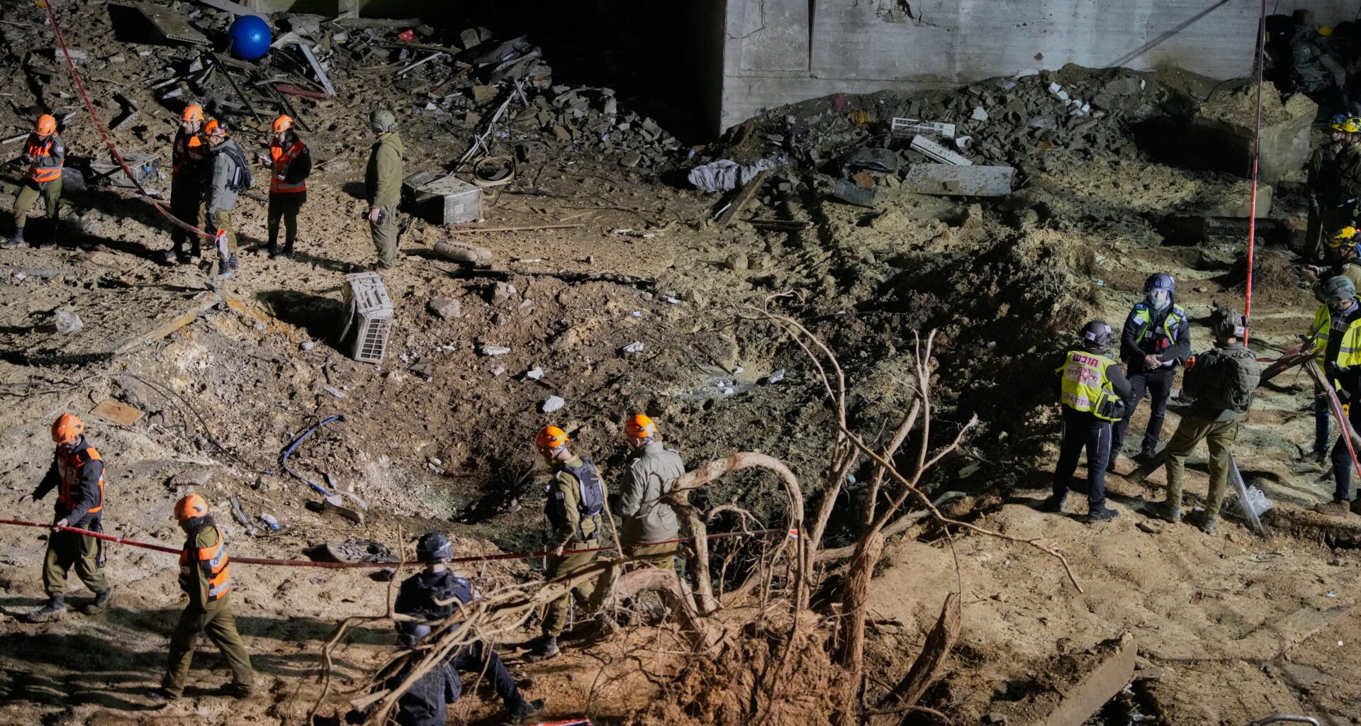 Trump threatens to 'obliterate' Iran's power plants as Iran strikes 2 Israeli cities