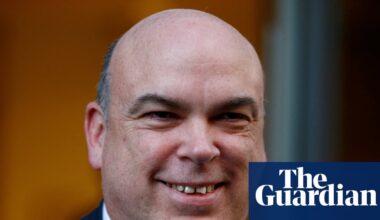 Estate of Mike Lynch ordered to pay £920m to Hewlett-Packard | Technology sector